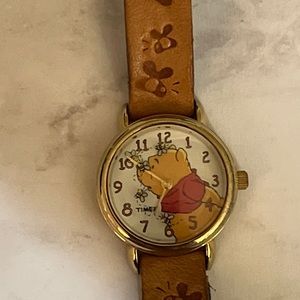 Disney Winnie the Pooh Watch Timex Bees Leather Band Bees WR